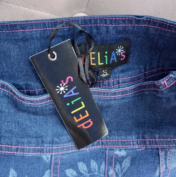 Delia*s NWT Coconut girl floral pattern Denim pleated set! Skirt & jacket! - Picture 7 of 8